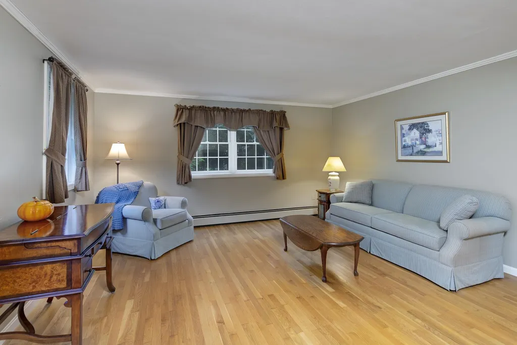 32 Golden Oaks Drive Salem NH 03079