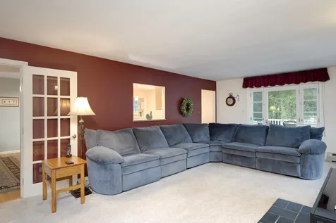 32 Golden Oaks Drive Salem NH 03079