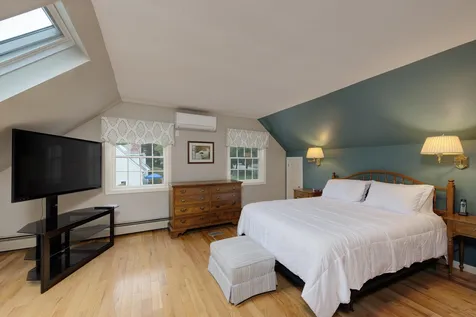 32 Golden Oaks Drive Salem NH 03079