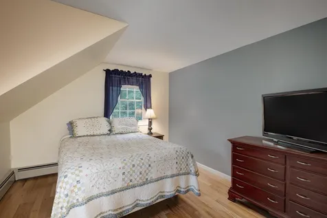 32 Golden Oaks Drive Salem NH 03079