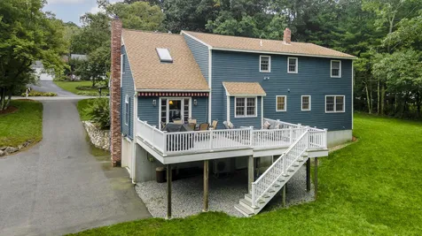 32 Golden Oaks Drive Salem NH 03079