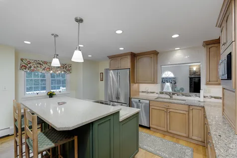 32 Golden Oaks Drive Salem NH 03079