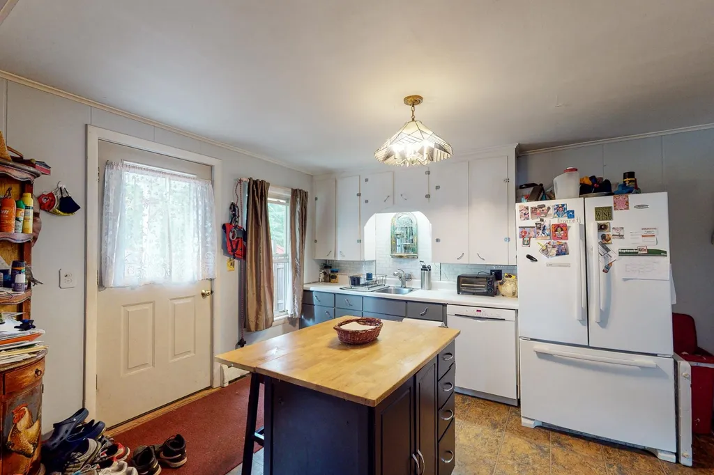 25-27 Taylor Street Laconia NH 03246