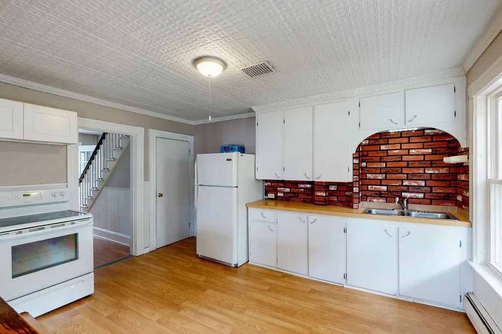 25-27 Taylor Street Laconia NH 03246