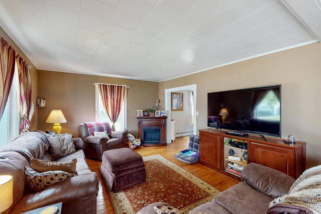 25-27 Taylor Street Laconia NH 03246