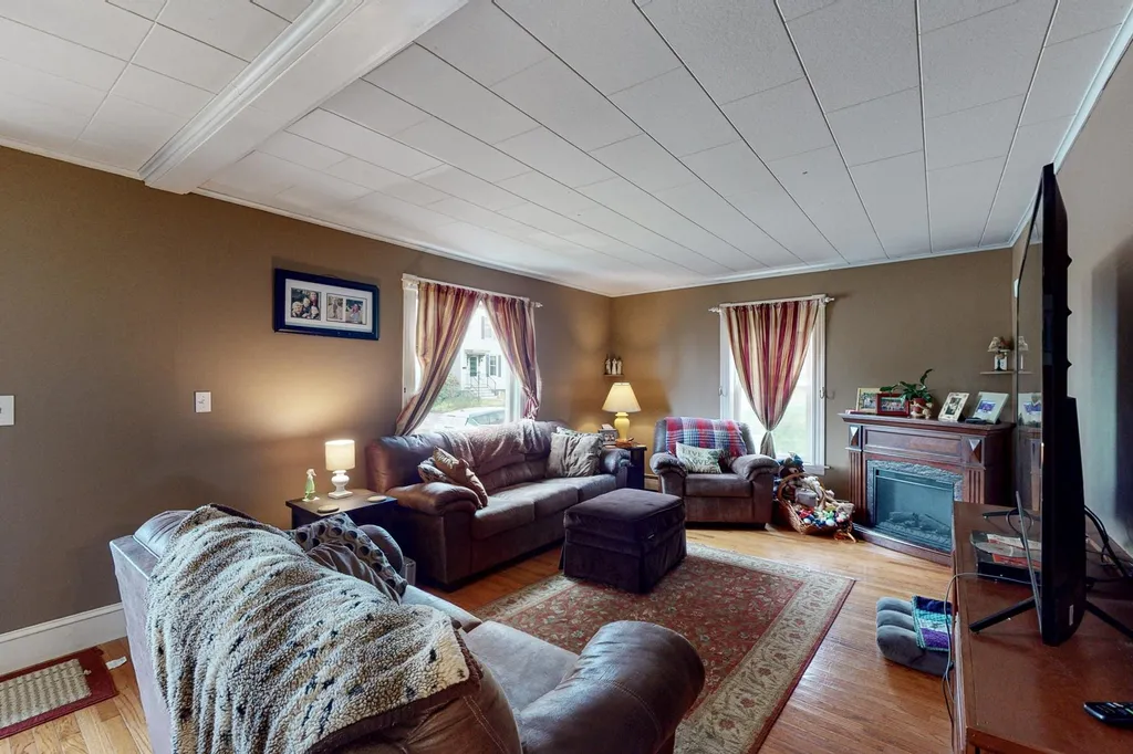 25-27 Taylor Street Laconia NH 03246