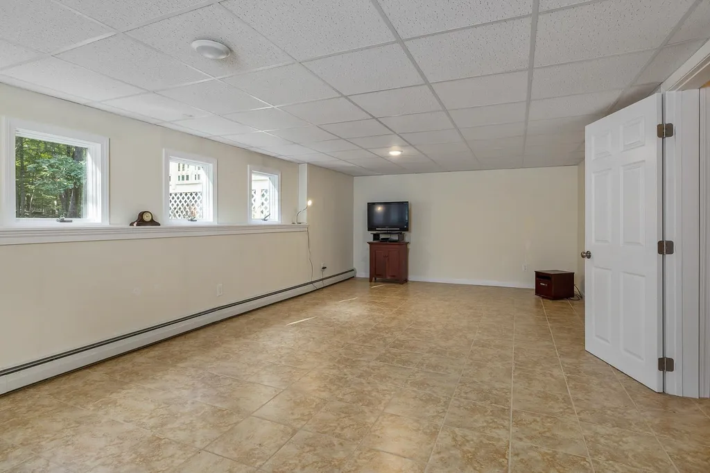 9 Mathes Cove Road Durham NH 03824