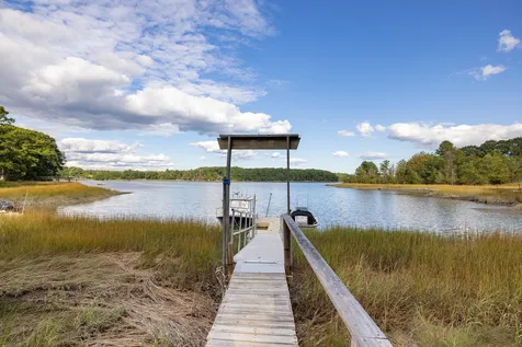 9 Mathes Cove Road Durham NH 03824