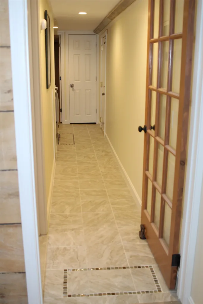 28 Wayne Drive Derry NH 03038