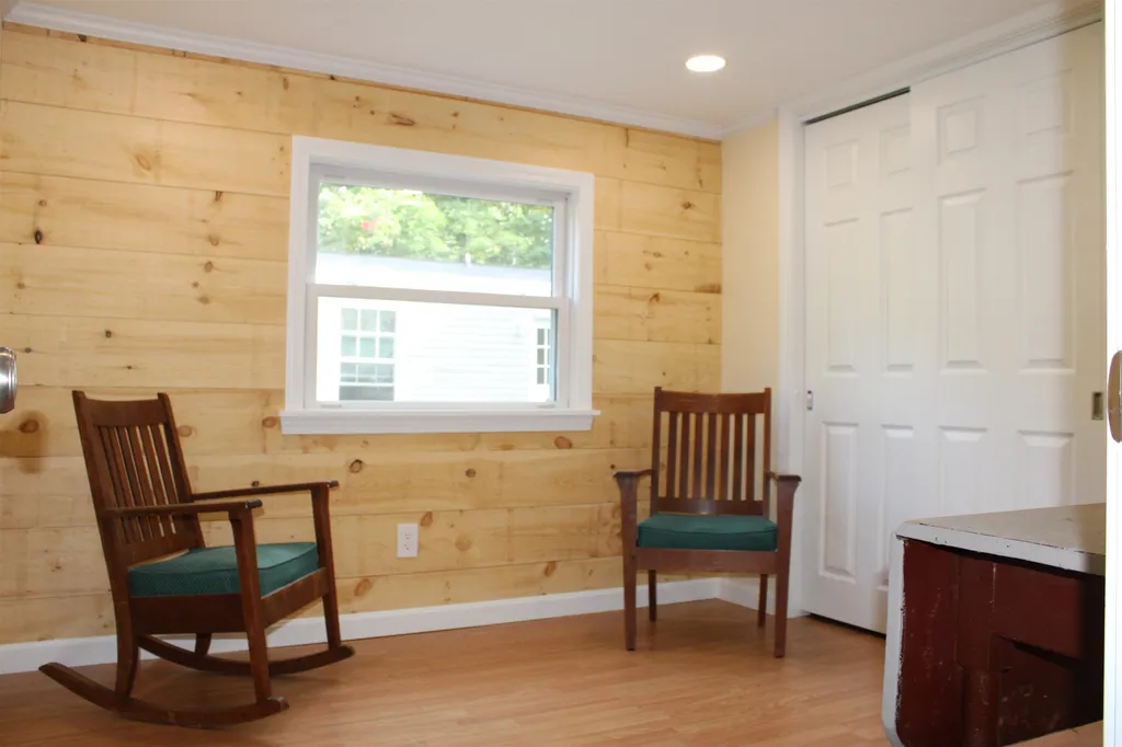 28 Wayne Drive Derry NH 03038
