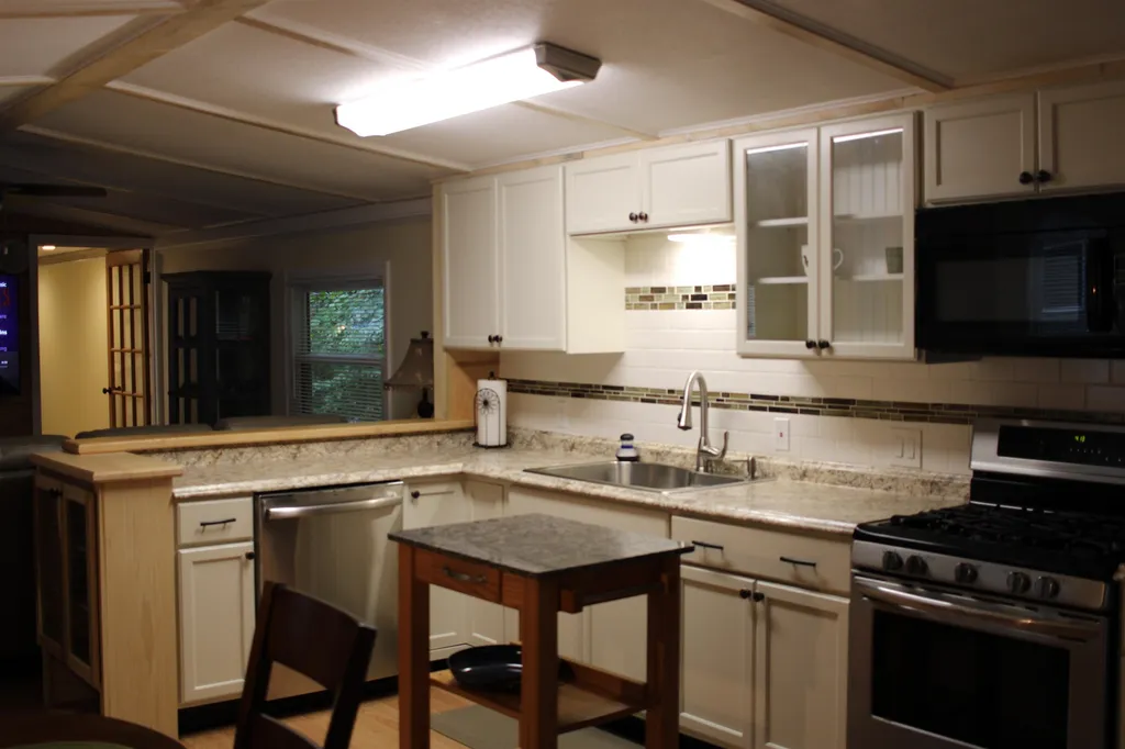 28 Wayne Drive Derry NH 03038
