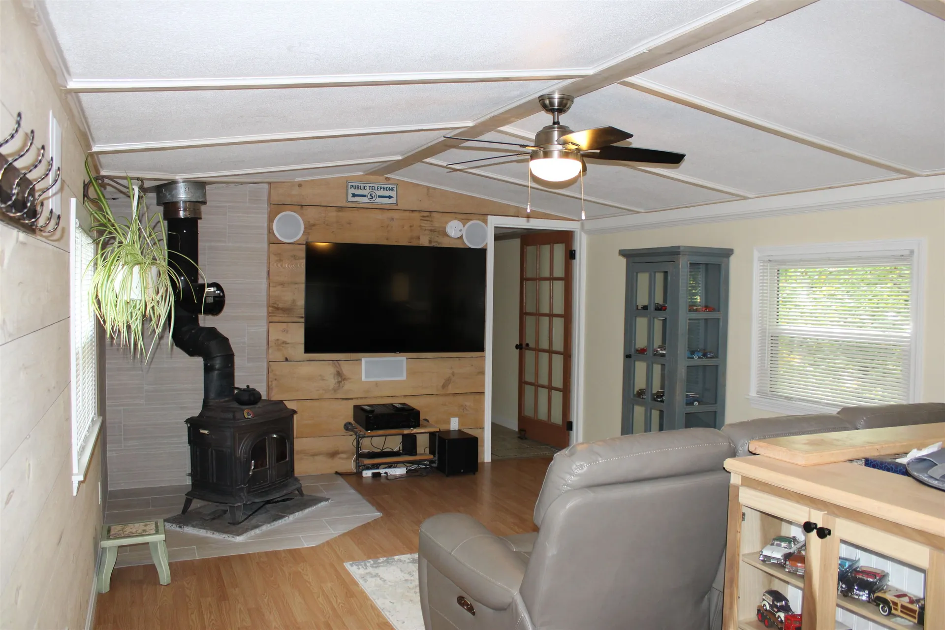 28 Wayne Drive Derry NH 03038