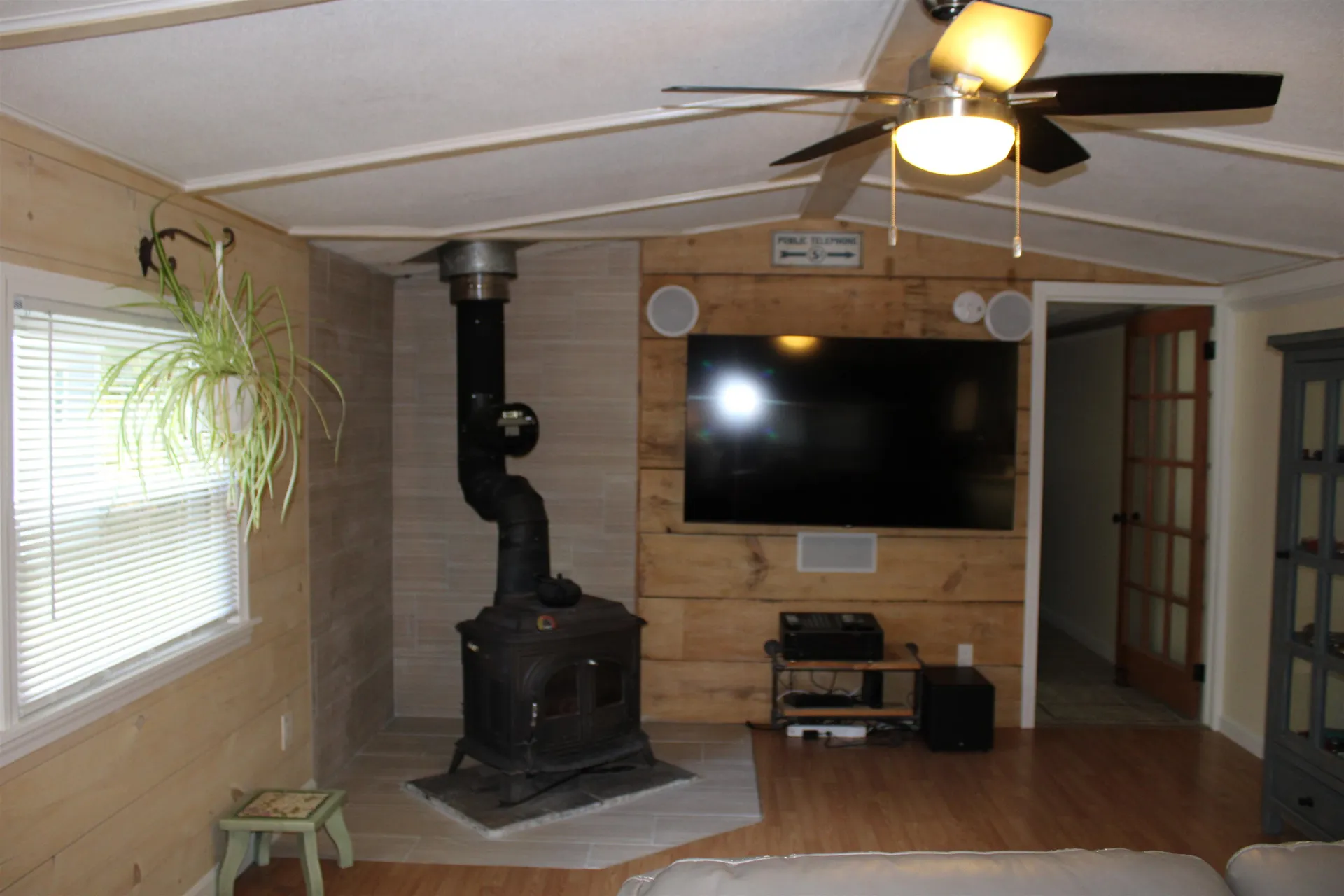 28 Wayne Drive Derry NH 03038