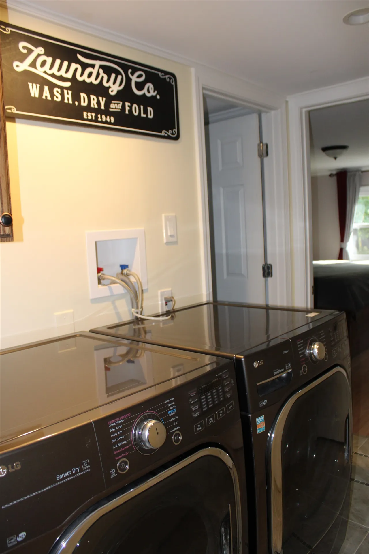 28 Wayne Drive Derry NH 03038