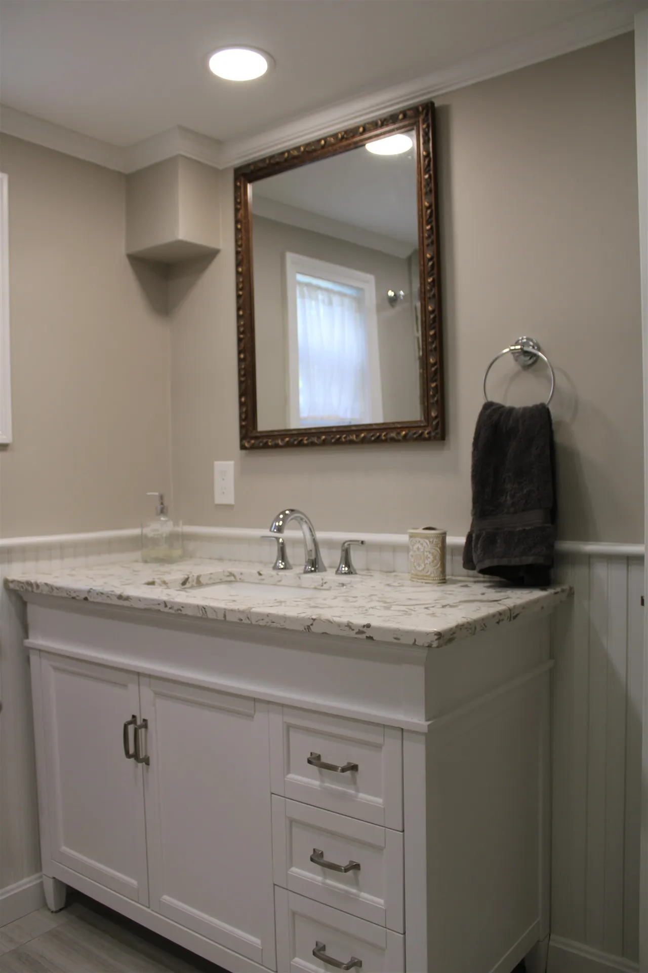 28 Wayne Drive Derry NH 03038