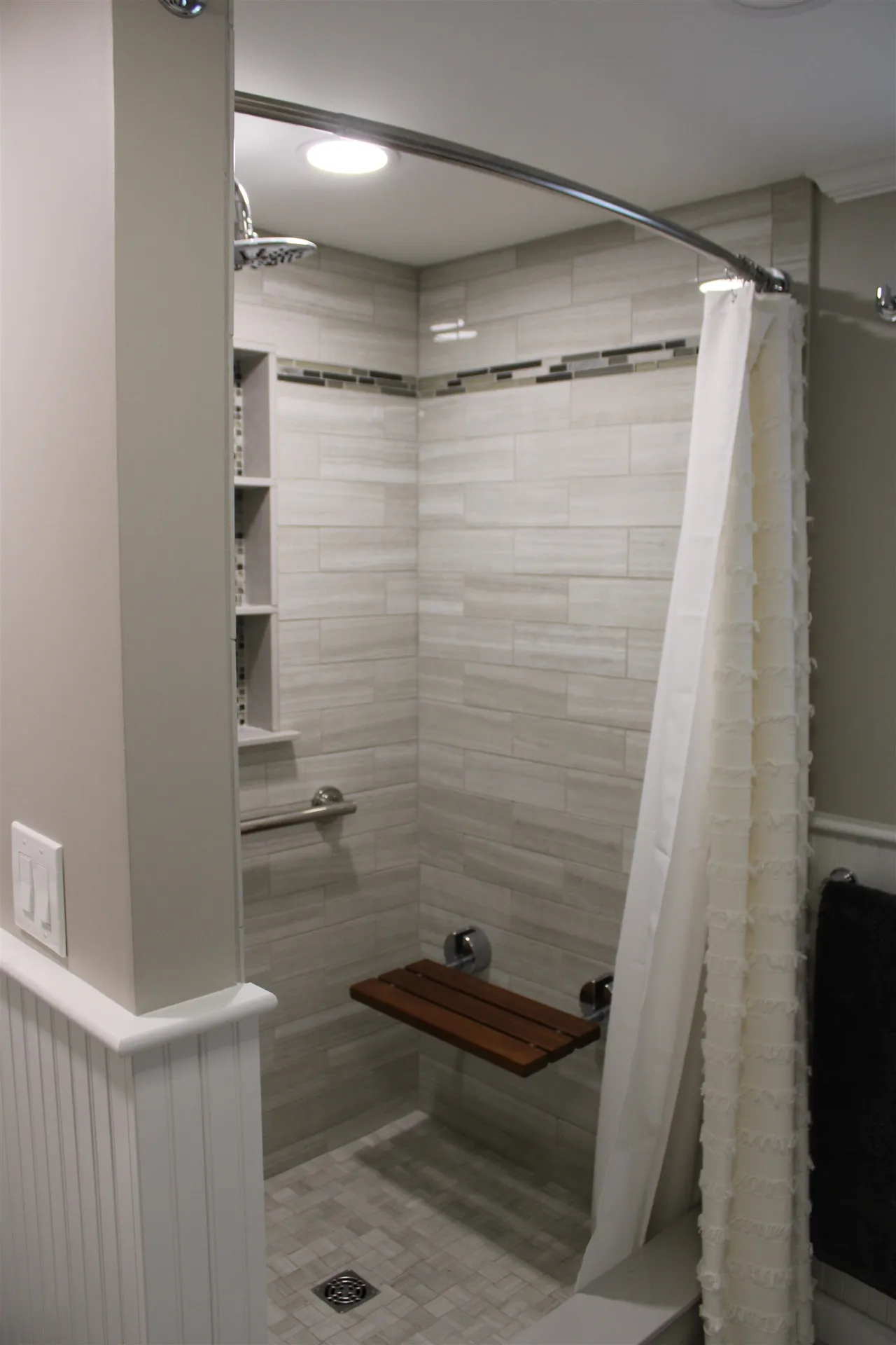 28 Wayne Drive Derry NH 03038