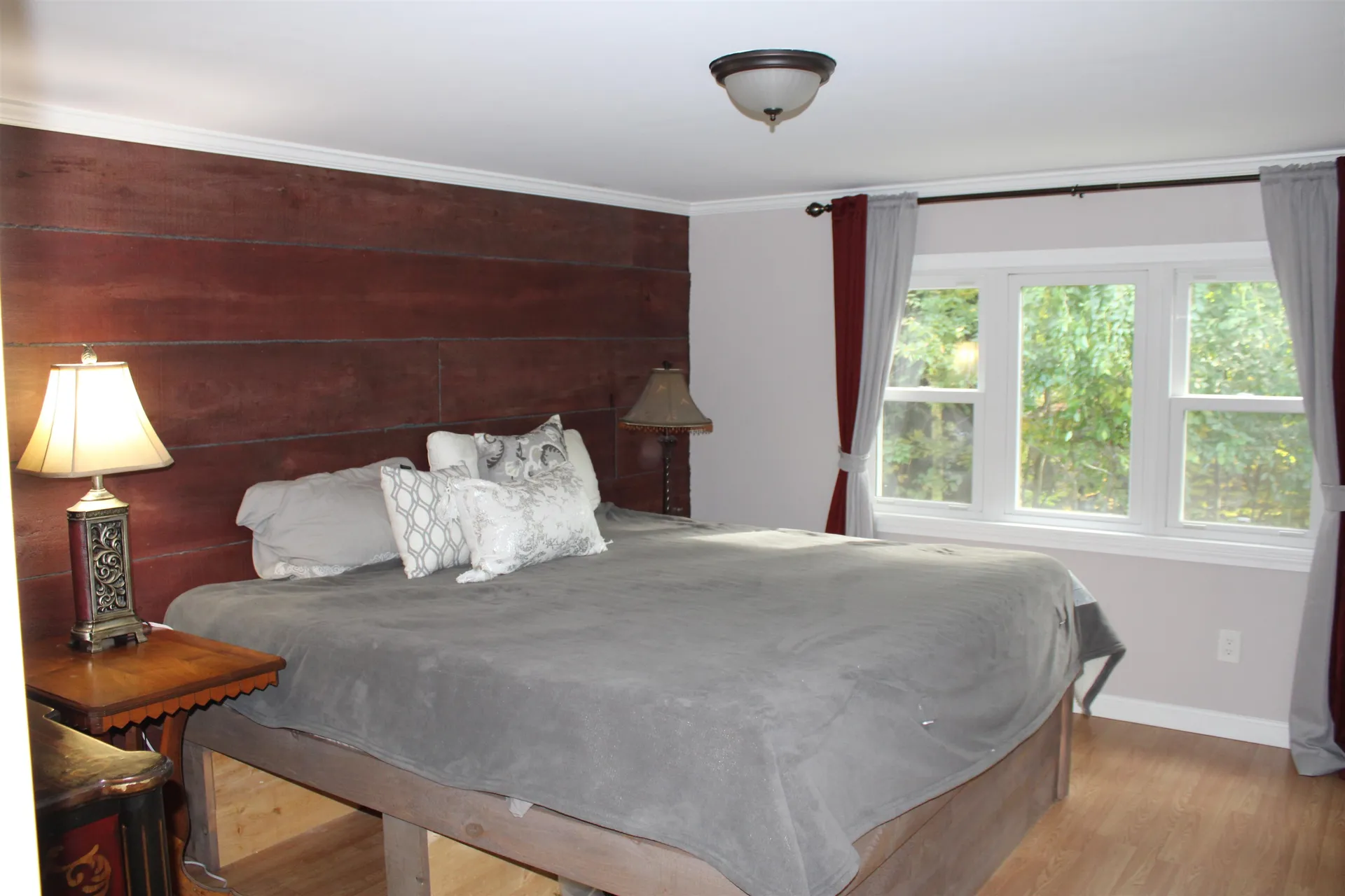 28 Wayne Drive Derry NH 03038