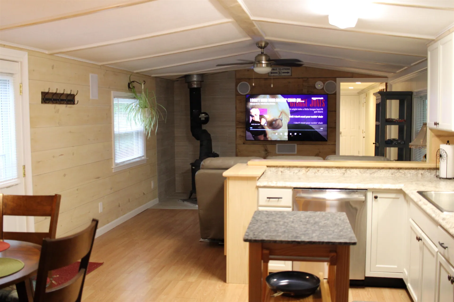 28 Wayne Drive Derry NH 03038
