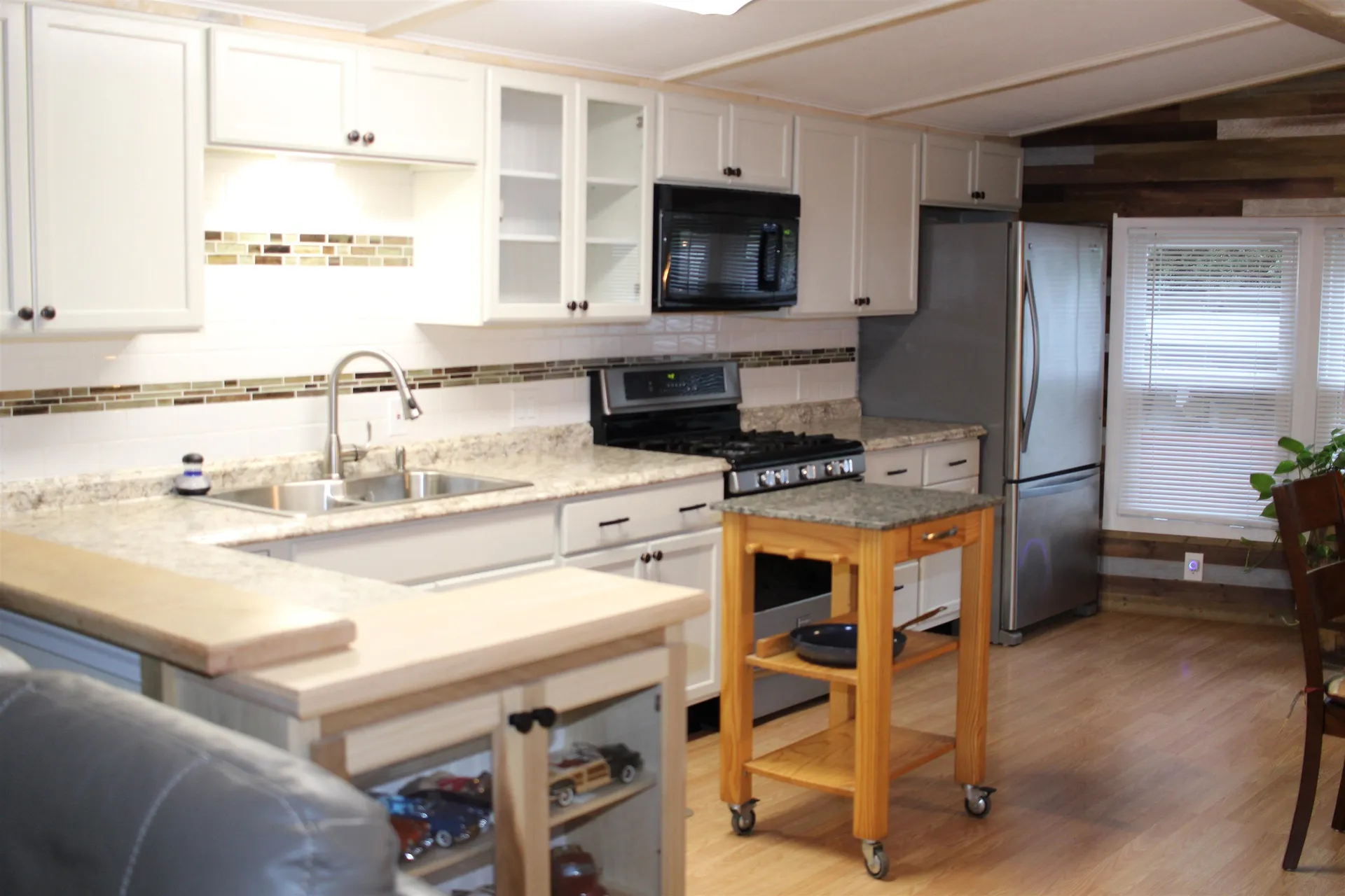 28 Wayne Drive Derry NH 03038
