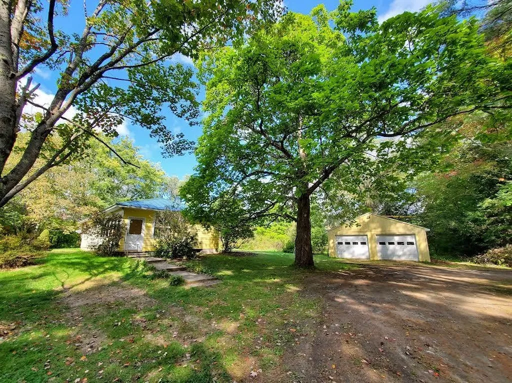 767 Cummings Road Chester VT 05143