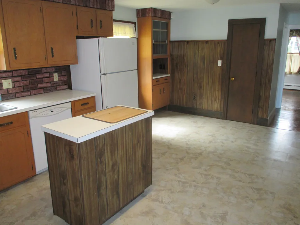 18 Madison Avenue Rochester NH 03867
