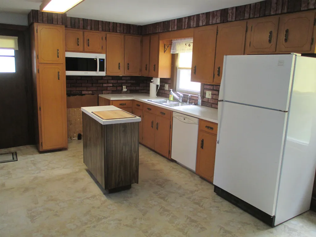 18 Madison Avenue Rochester NH 03867