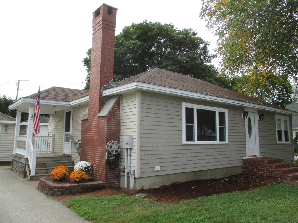 18 Madison Avenue Rochester NH 03867