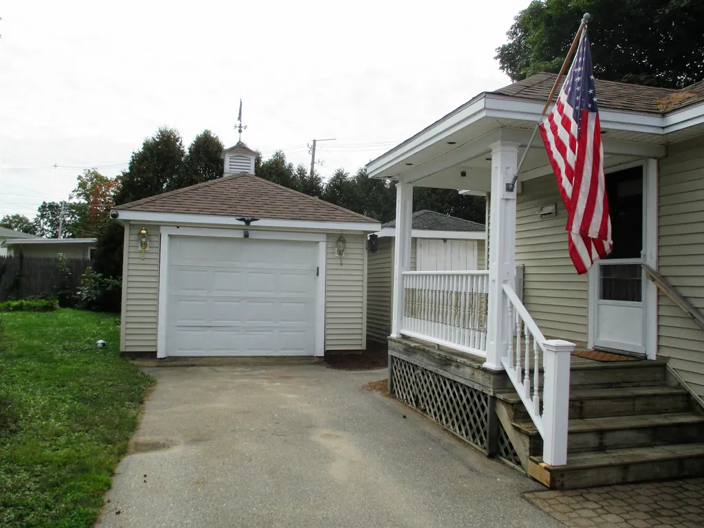 18 Madison Avenue Rochester NH 03867