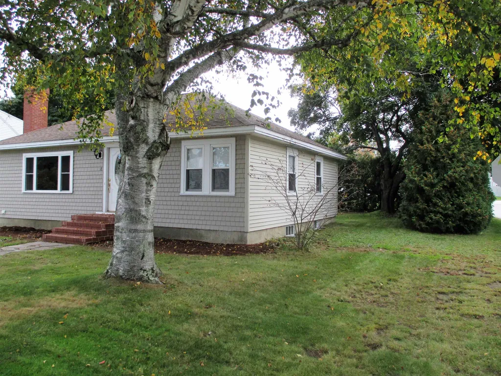 18 Madison Avenue Rochester NH 03867
