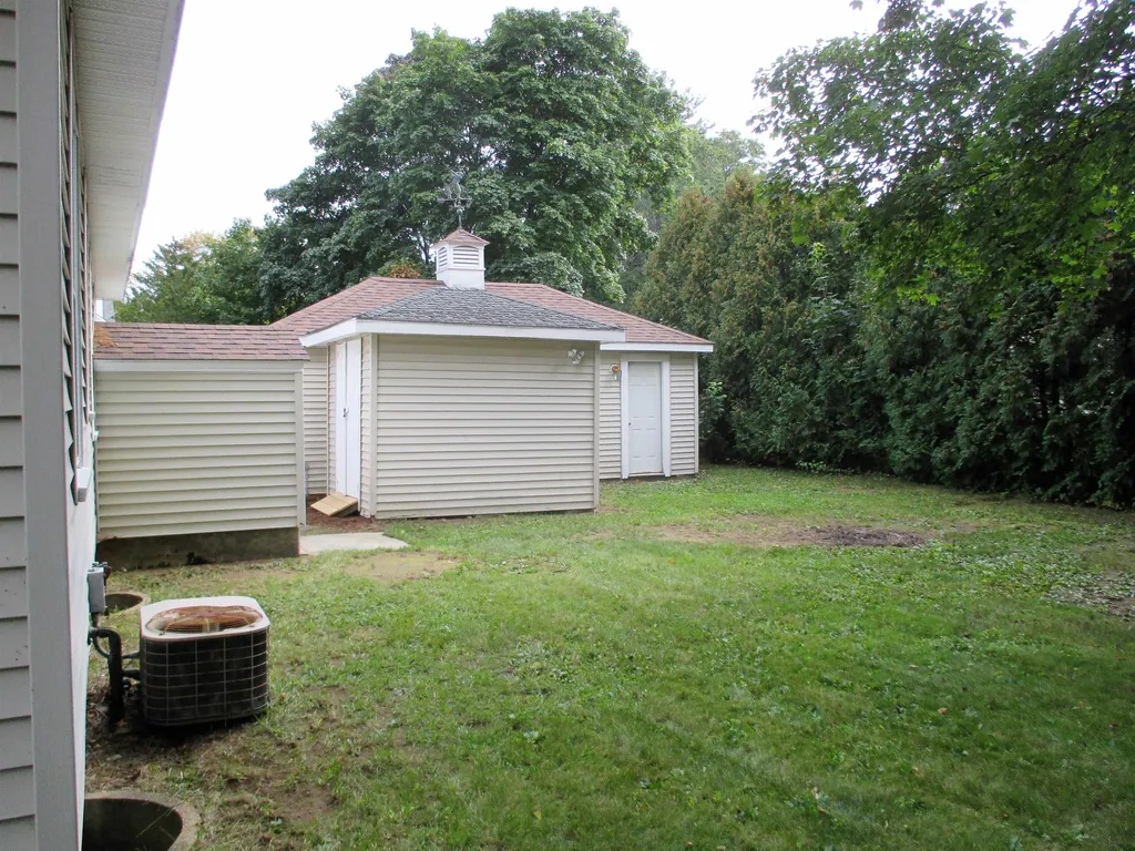 18 Madison Avenue Rochester NH 03867