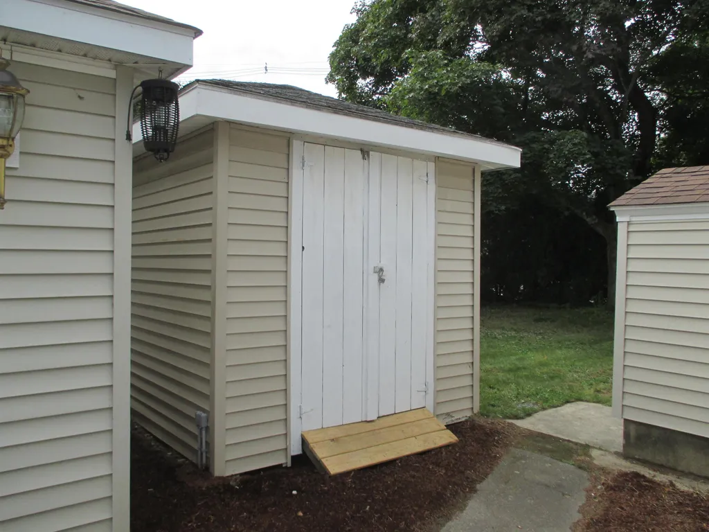 18 Madison Avenue Rochester NH 03867