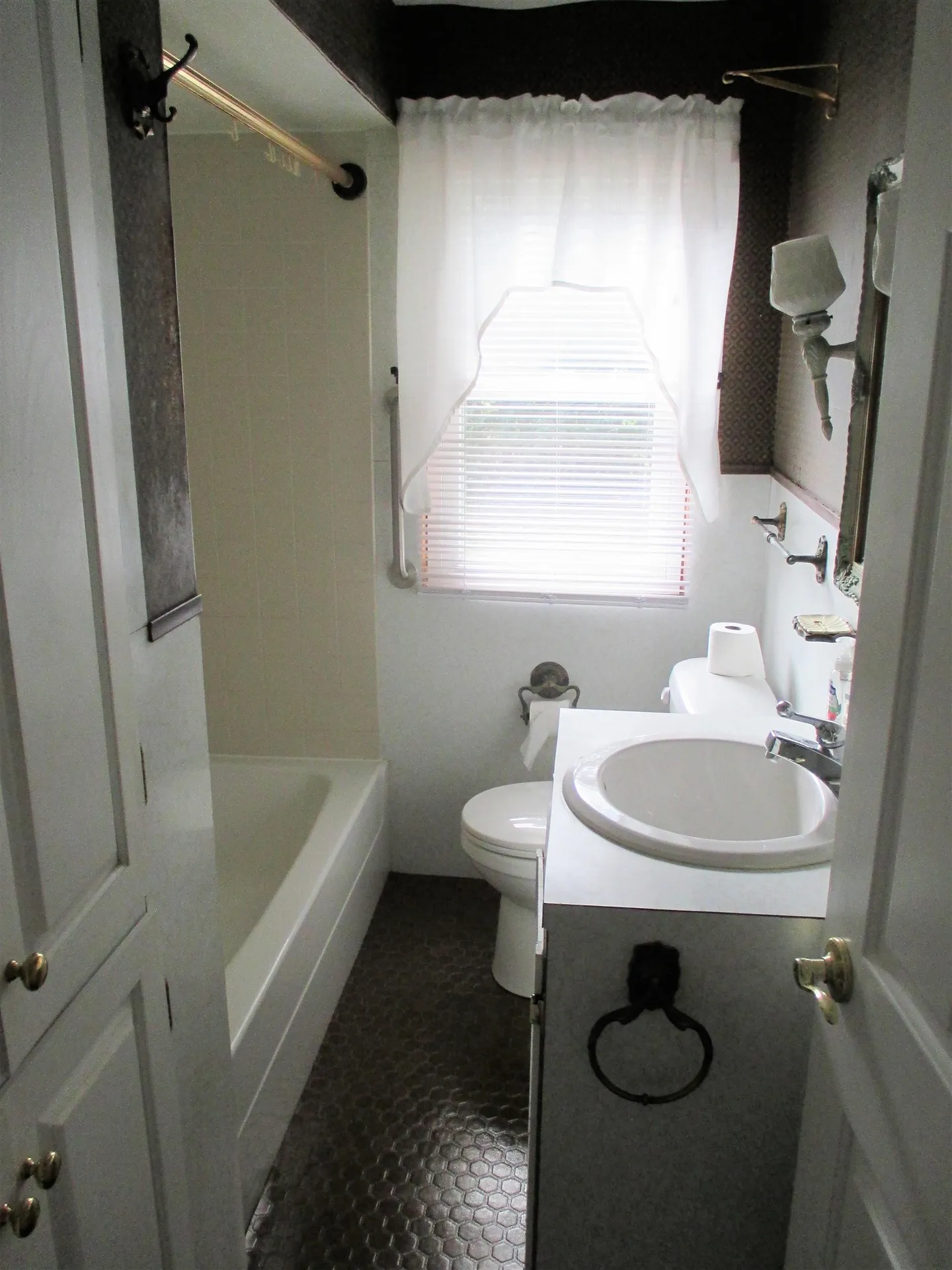 18 Madison Avenue Rochester NH 03867