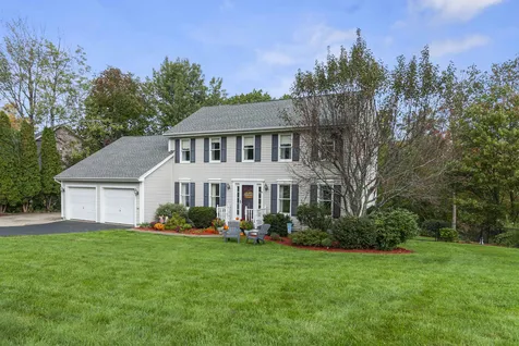 10 Winter Drive Hooksett NH 03106