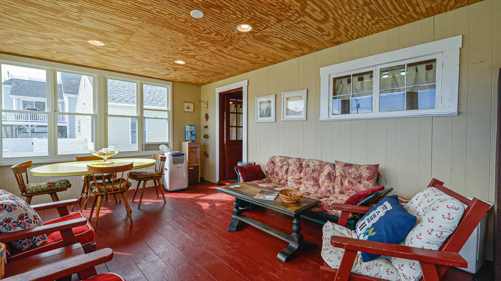 23 Meadow Pond Road Hampton NH 03842