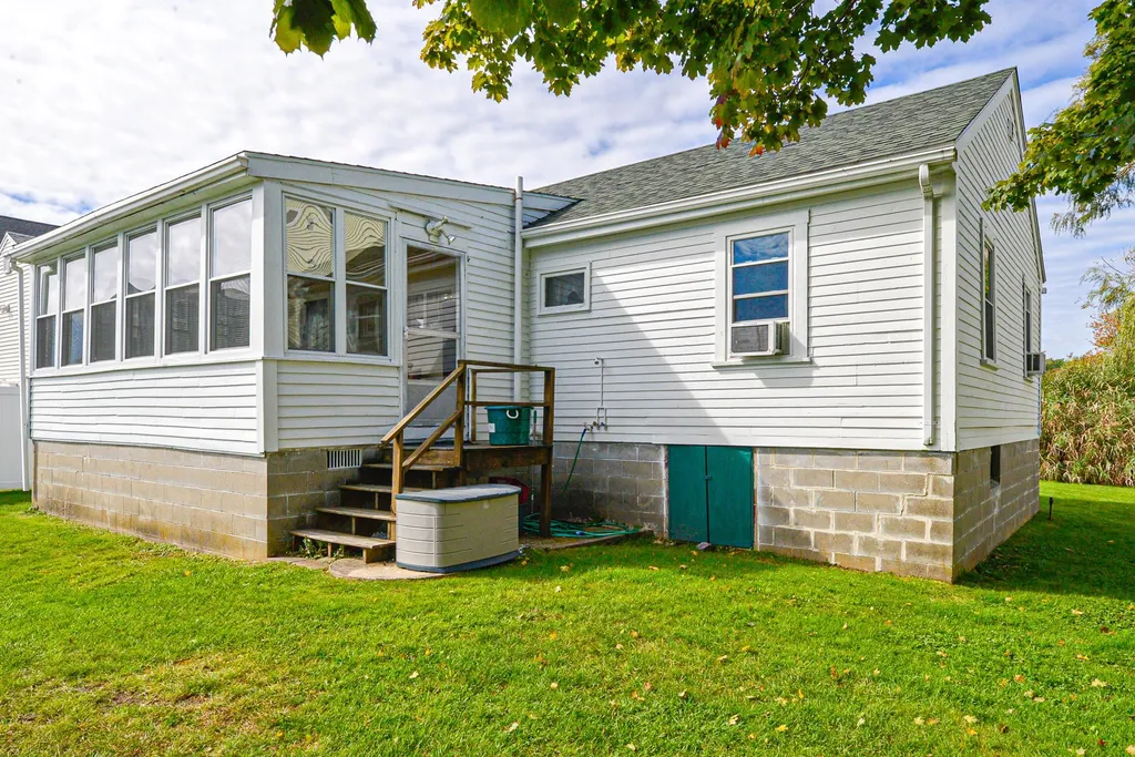 23 Meadow Pond Road Hampton NH 03842