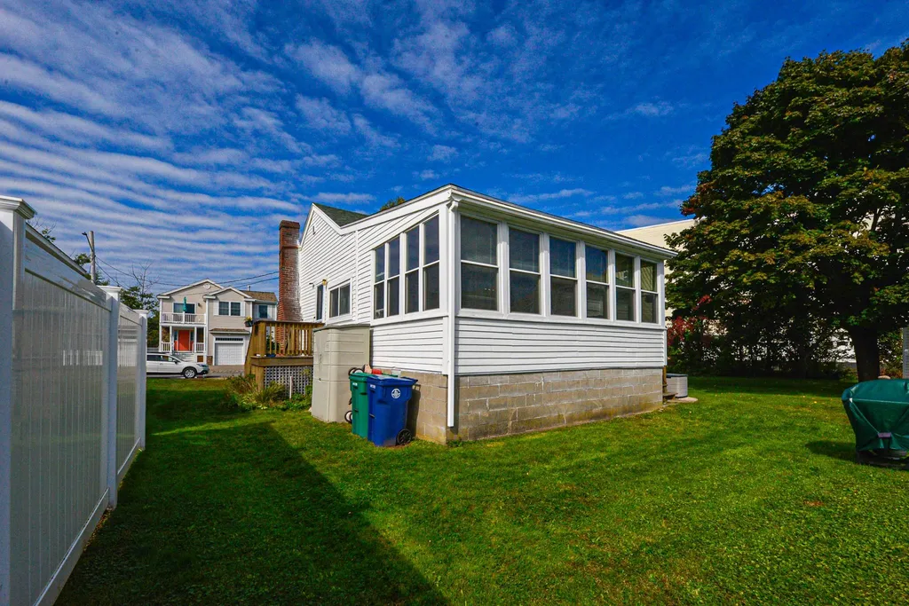 23 Meadow Pond Road Hampton NH 03842