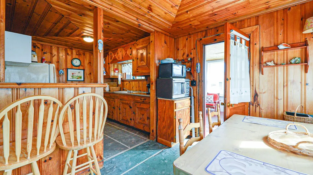 23 Meadow Pond Road Hampton NH 03842