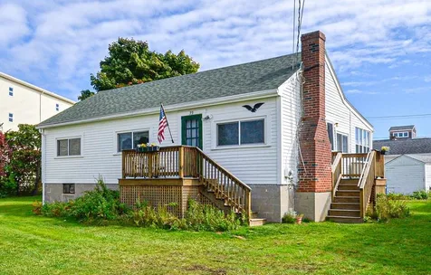 23 Meadow Pond Road Hampton NH 03842