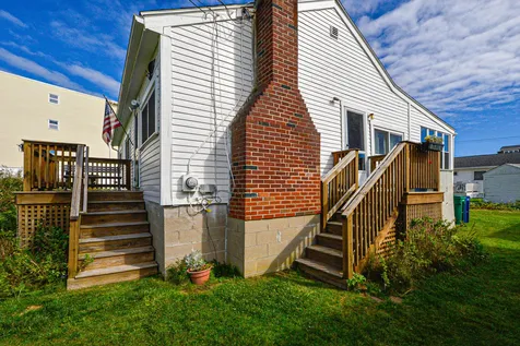 23 Meadow Pond Road Hampton NH 03842