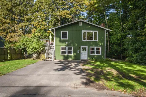 21 Summit Avenue Derry NH 03038