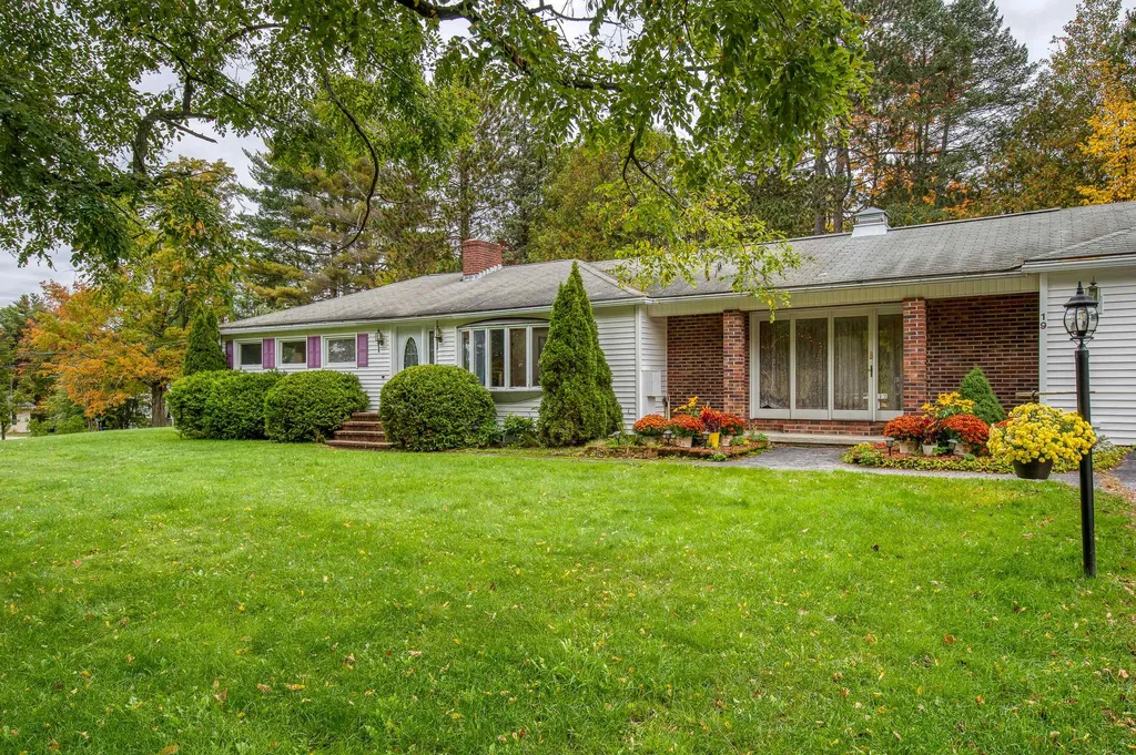 19 Turner Street Bethlehem NH 03574