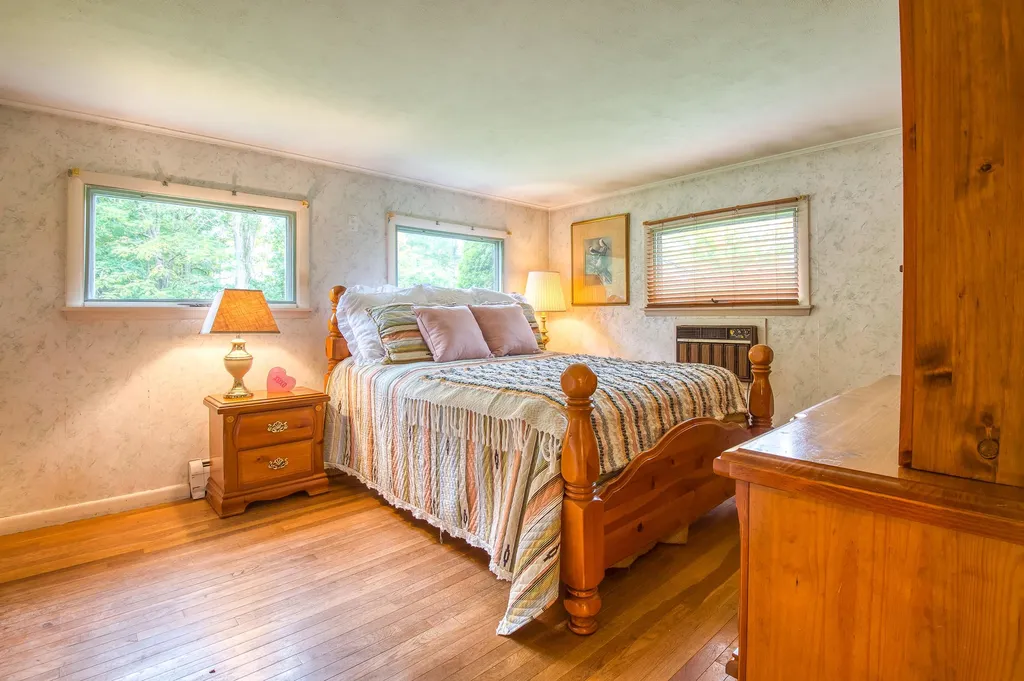 19 Turner Street Bethlehem NH 03574