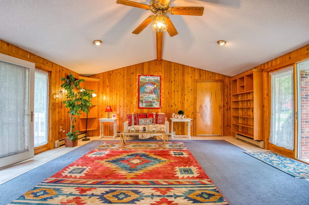 19 Turner Street Bethlehem NH 03574