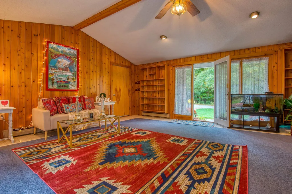 19 Turner Street Bethlehem NH 03574