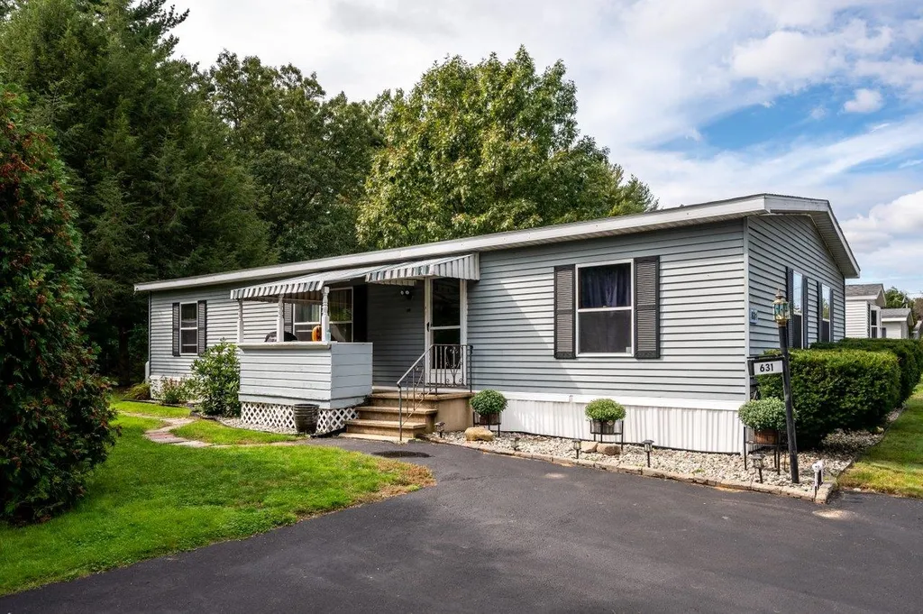 631 Sherwood Glen Somersworth NH 03878