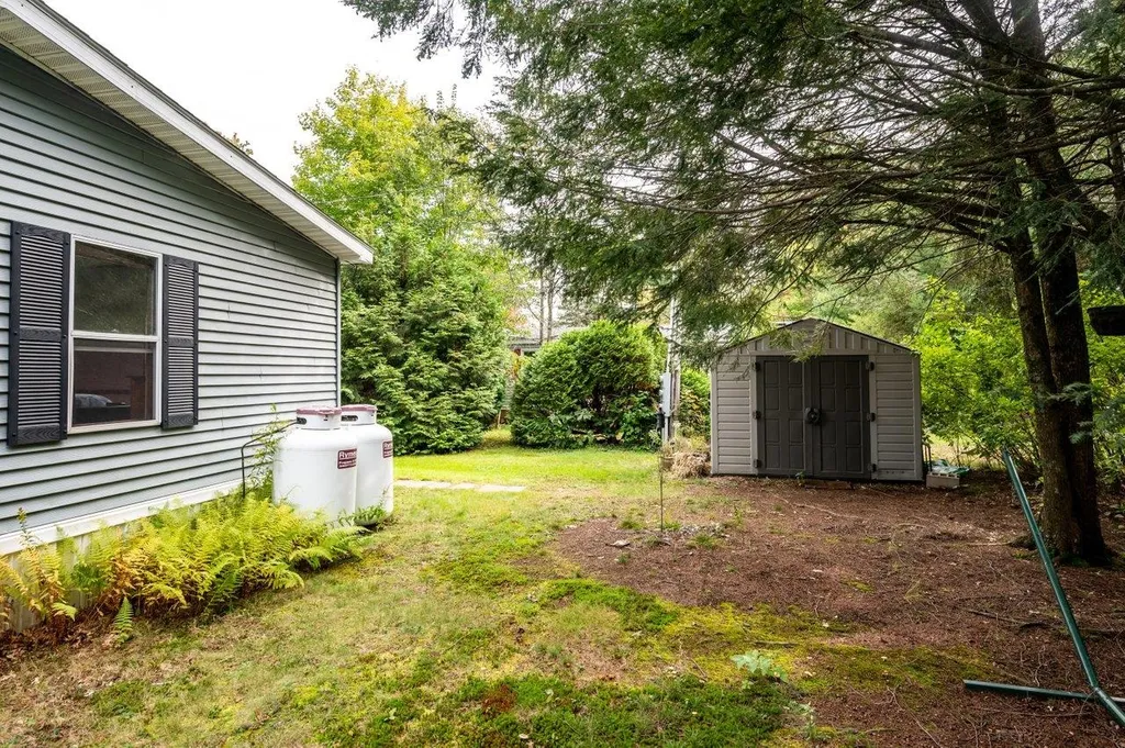 631 Sherwood Glen Somersworth NH 03878