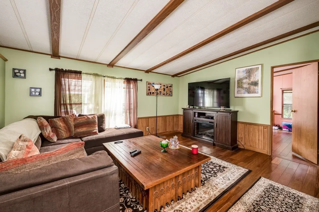 631 Sherwood Glen Somersworth NH 03878