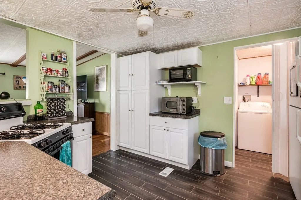 631 Sherwood Glen Somersworth NH 03878