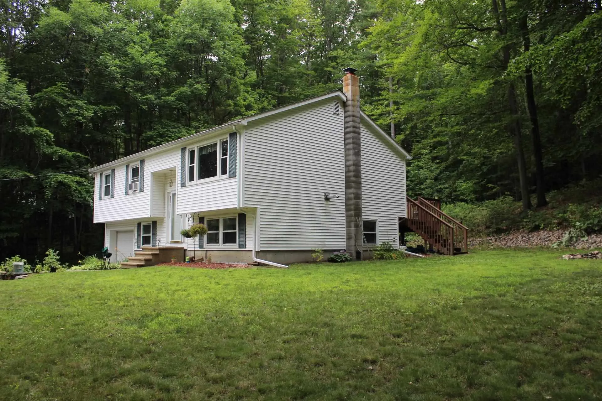 5 Richard Court Raymond NH 03077