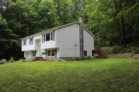 5 Richard Court Raymond NH 03077